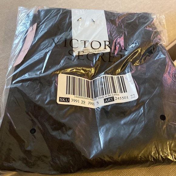 Victoria's Secret tights 7/8 length nwt black sheer - Picture 5 of 5